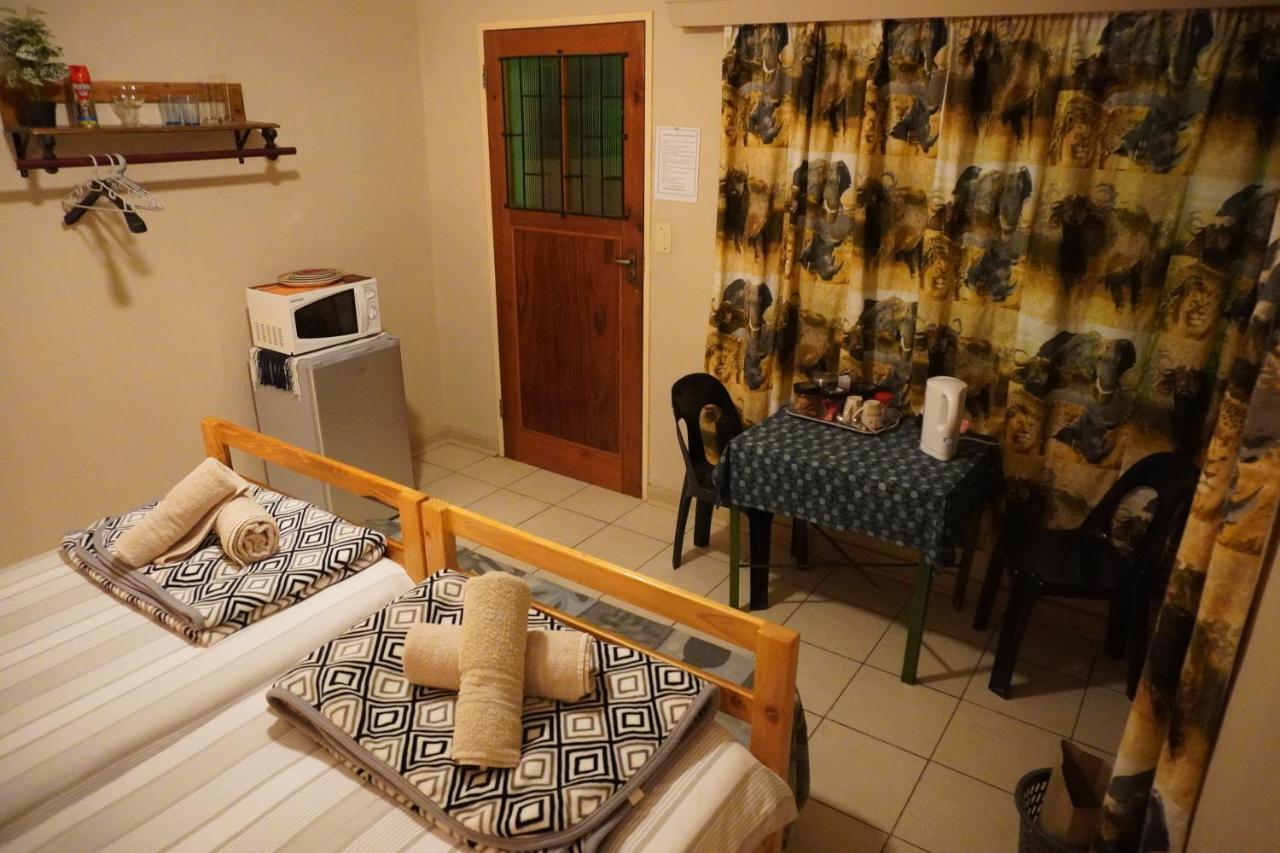 Okahandja Guesthouse Exterior photo