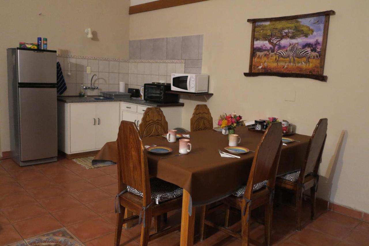 Okahandja Guesthouse Exterior photo